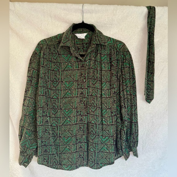 Vintage Doncaster Silk Green and Black Patterned Blouse With Neck Tie - Picture 6 of 7